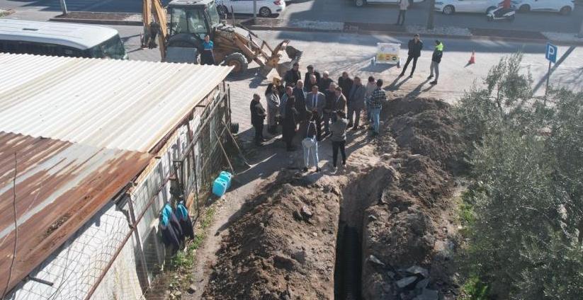 Akhisar’da yoğun çalışma | Yağmur suyu hattı çalışmaları incelendi